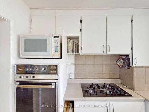 420 St Augustine Dr, Oakville, ON - Indoor Photo Showing Kitchen