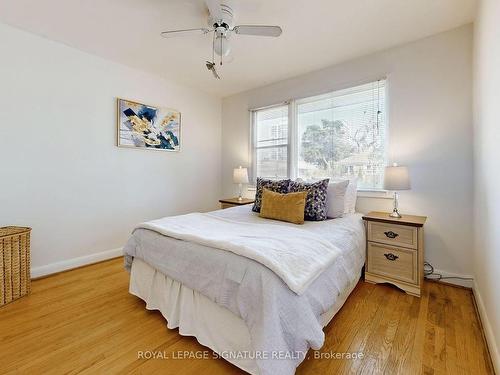 420 St Augustine Dr, Oakville, ON - Indoor Photo Showing Bedroom