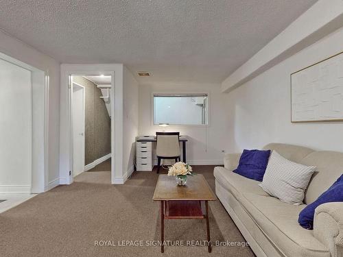 420 St Augustine Dr, Oakville, ON - Indoor Photo Showing Living Room