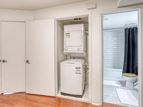 1102-20 Laidlaw St, Toronto, ON - Indoor Photo Showing Laundry Room