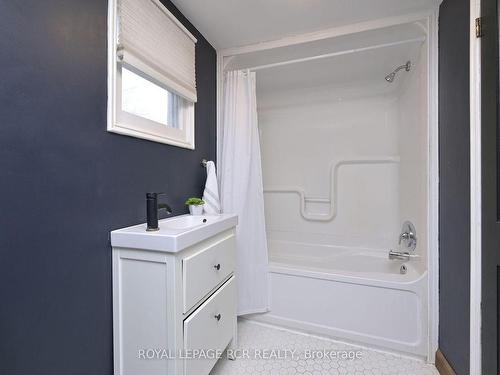 13 Parsons St, Orangeville, ON - Indoor Photo Showing Bathroom