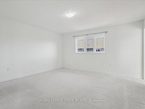 21 White Star Lane, Grimsby, ON - Indoor Photo Showing Other Room