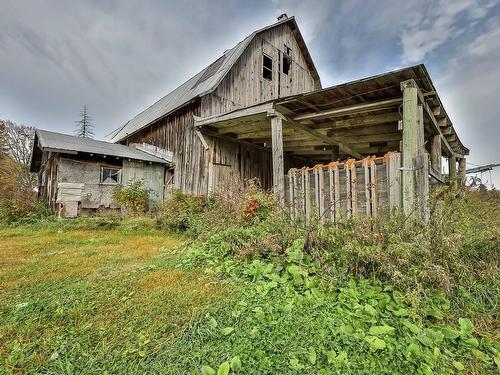 Barn - 4304 Route 315, Mayo, QC 