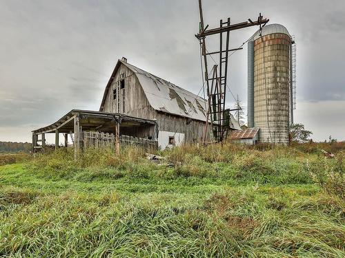 Barn - 4304 Route 315, Mayo, QC 