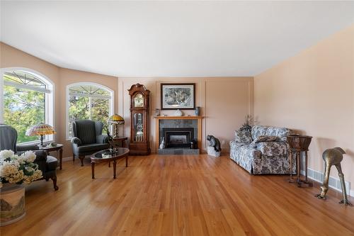 2143 Pleasant Dale Road, Blind Bay, BC - Indoor Photo Showing Living Room With Fireplace