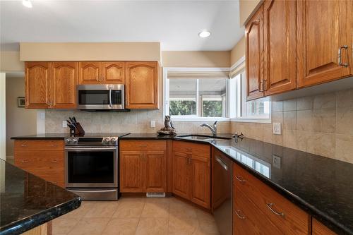 2143 Pleasant Dale Road, Blind Bay, BC - Indoor Photo Showing Kitchen