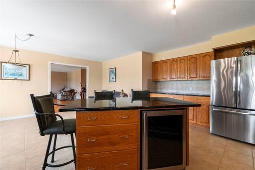 2143 Pleasant Dale Road, Blind Bay, BC - Indoor Photo Showing Kitchen