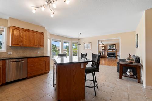 2143 Pleasant Dale Road, Blind Bay, BC - Indoor Photo Showing Kitchen