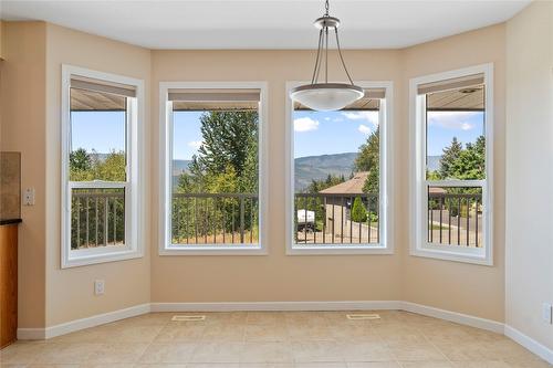 2143 Pleasant Dale Road, Blind Bay, BC - Indoor Photo Showing Other Room