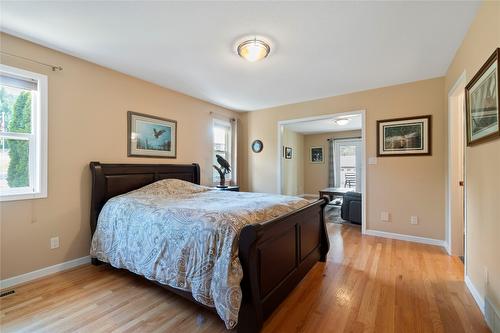 2143 Pleasant Dale Road, Blind Bay, BC - Indoor Photo Showing Bedroom