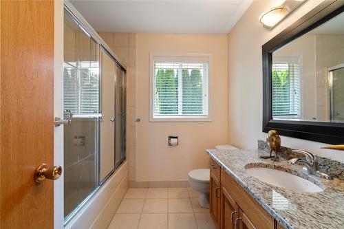 2143 Pleasant Dale Road, Blind Bay, BC - Indoor Photo Showing Bathroom