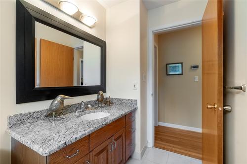 2143 Pleasant Dale Road, Blind Bay, BC - Indoor Photo Showing Bathroom