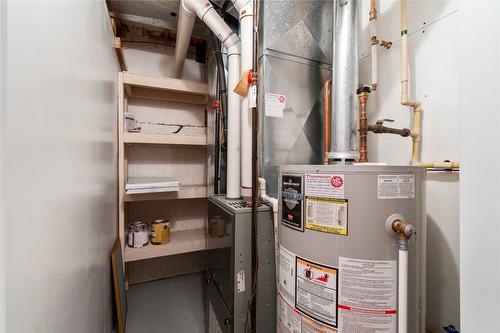 2143 Pleasant Dale Road, Blind Bay, BC - Indoor Photo Showing Basement