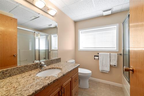 2143 Pleasant Dale Road, Blind Bay, BC - Indoor Photo Showing Bathroom