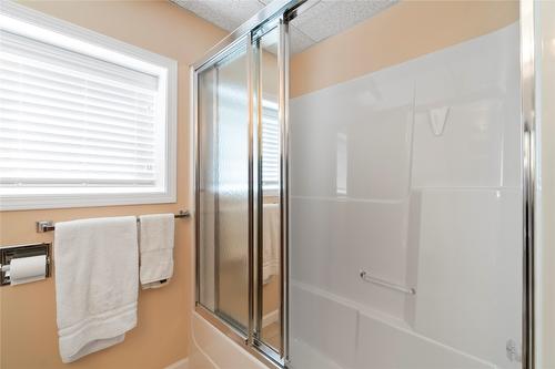 2143 Pleasant Dale Road, Blind Bay, BC - Indoor Photo Showing Bathroom