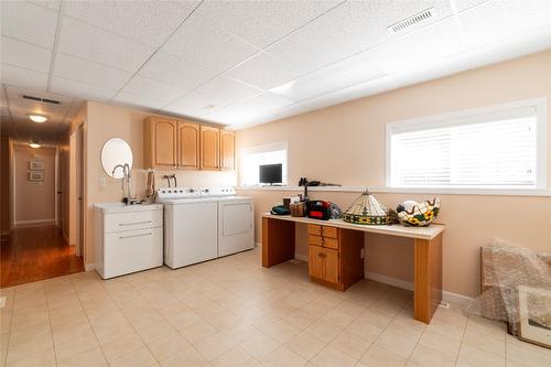 2143 Pleasant Dale Road, Blind Bay, BC - Indoor Photo Showing Laundry Room