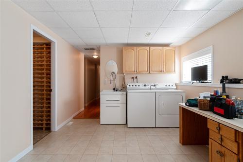 2143 Pleasant Dale Road, Blind Bay, BC - Indoor Photo Showing Laundry Room