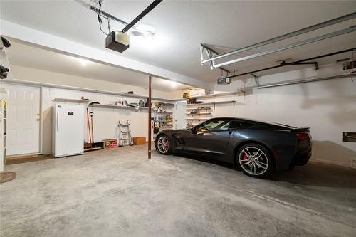 2143 Pleasant Dale Road, Blind Bay, BC - Indoor Photo Showing Garage