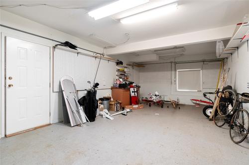 2143 Pleasant Dale Road, Blind Bay, BC - Indoor Photo Showing Garage