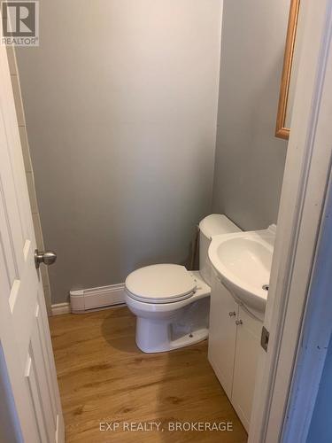 624-626 Division Street, Kingston (East Of Sir John A. Blvd), ON - Indoor Photo Showing Bathroom