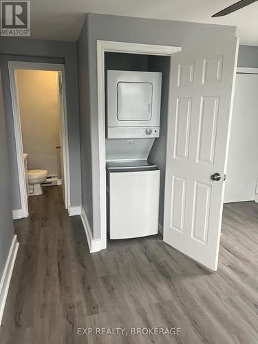 624-626 Division Street, Kingston (East Of Sir John A. Blvd), ON - Indoor Photo Showing Laundry Room