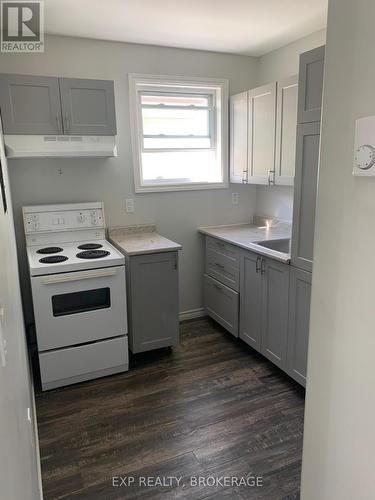 624-626 Division Street, Kingston (East Of Sir John A. Blvd), ON - Indoor Photo Showing Kitchen