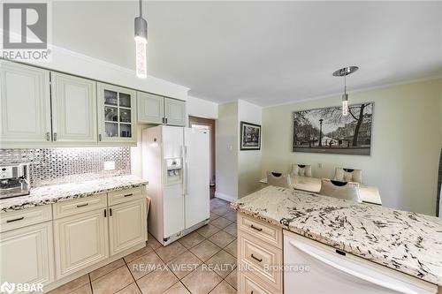 127 Weir Crescent, Toronto, ON - Indoor Photo Showing Kitchen