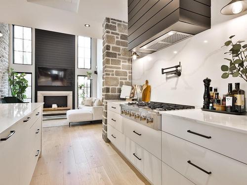 Kitchen - 15 Rue Lafontaine, Chambly, QC - Indoor Photo Showing Kitchen With Upgraded Kitchen