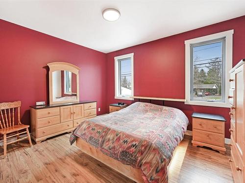 Chambre Ã Â coucher - 239  - 241 Rue De La Rivière, Bedford - Ville, QC - Indoor Photo Showing Bedroom