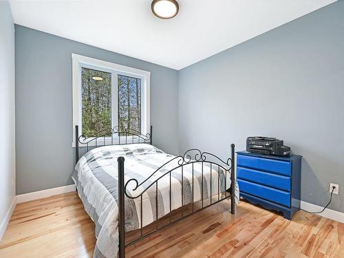 Chambre Ã Â coucher - 239  - 241 Rue De La Rivière, Bedford - Ville, QC - Indoor Photo Showing Bedroom