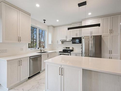 Cuisine - 239  - 241 Rue De La Rivière, Bedford - Ville, QC - Indoor Photo Showing Kitchen With Upgraded Kitchen