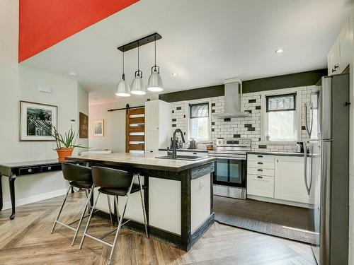 Kitchen - 4 Ch. Paige, Bolton-Ouest, QC - Indoor Photo Showing Kitchen With Upgraded Kitchen