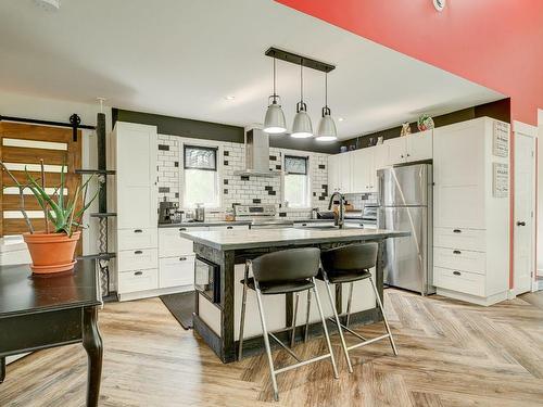 Kitchen - 4 Ch. Paige, Bolton-Ouest, QC - Indoor Photo Showing Kitchen With Upgraded Kitchen