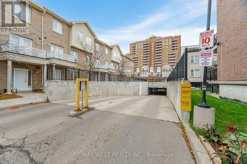 2034 - 3043 Finch Avenue, Toronto, ON - Outdoor