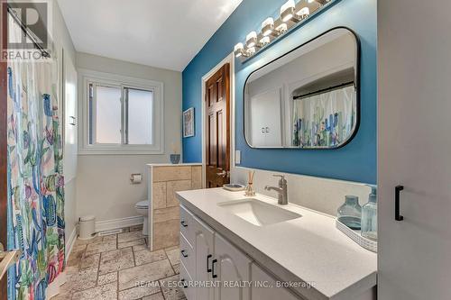 3479 Spruce Avenue, Burlington, ON - Indoor Photo Showing Bathroom