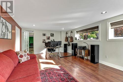 3479 Spruce Avenue, Burlington, ON - Indoor Photo Showing Living Room