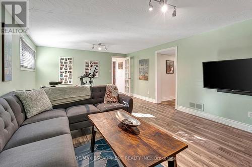 3479 Spruce Avenue, Burlington, ON - Indoor Photo Showing Living Room