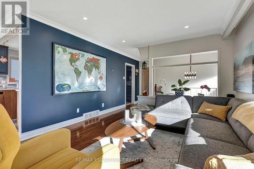 3479 Spruce Avenue, Burlington, ON - Indoor Photo Showing Living Room