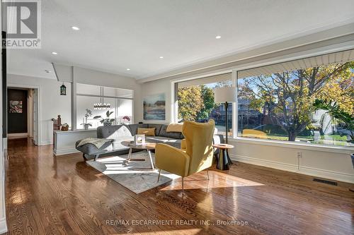 3479 Spruce Avenue, Burlington, ON - Indoor Photo Showing Living Room