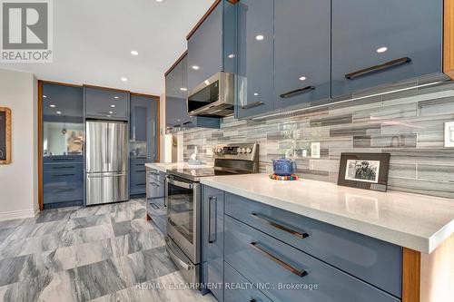 3479 Spruce Avenue, Burlington, ON - Indoor Photo Showing Kitchen With Stainless Steel Kitchen With Upgraded Kitchen