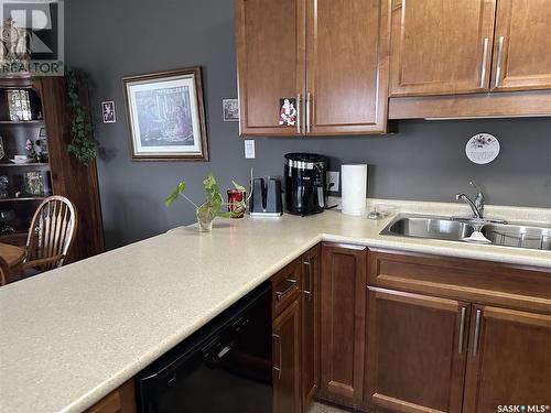 207 505 Bannerman Street, Weyburn, SK - Indoor Photo Showing Kitchen With Double Sink