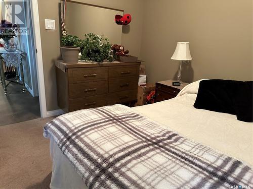 207 505 Bannerman Street, Weyburn, SK - Indoor Photo Showing Bedroom