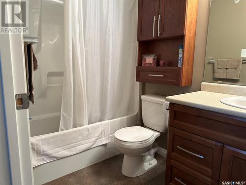 207 505 Bannerman Street, Weyburn, SK - Indoor Photo Showing Bathroom