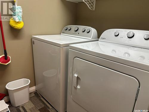 207 505 Bannerman Street, Weyburn, SK - Indoor Photo Showing Laundry Room