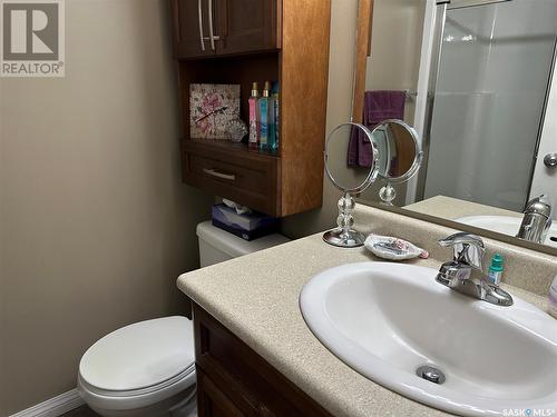 207 505 Bannerman Street, Weyburn, SK - Indoor Photo Showing Bathroom