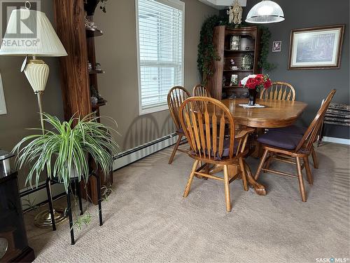 207 505 Bannerman Street, Weyburn, SK - Indoor Photo Showing Dining Room