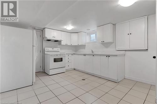 84 Weber Street S, Waterloo, ON - Indoor Photo Showing Kitchen