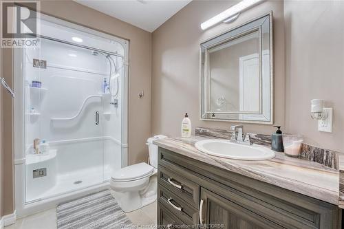 1098 Florence Avenue, Windsor, ON - Indoor Photo Showing Bathroom