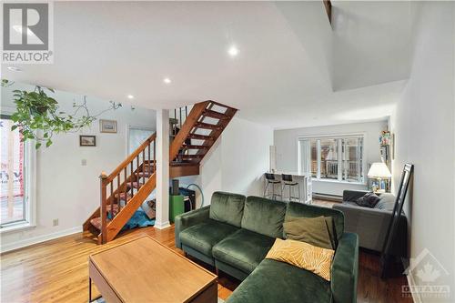 interesting layout - 9 Gilmour Street Unit#2, Ottawa, ON - Indoor Photo Showing Living Room