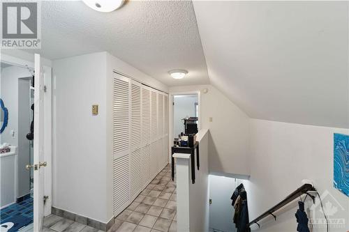 washer/dryer included - 9 Gilmour Street Unit#2, Ottawa, ON - Indoor Photo Showing Other Room